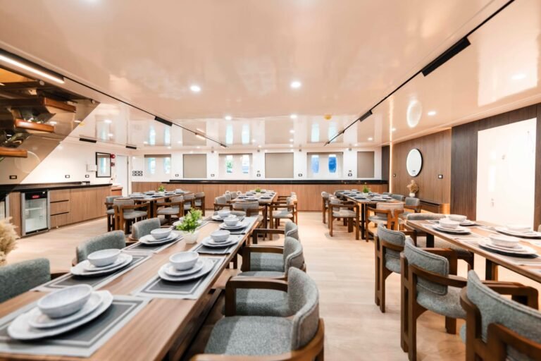 18-cabin Red Sea luxury yacht — restaurant