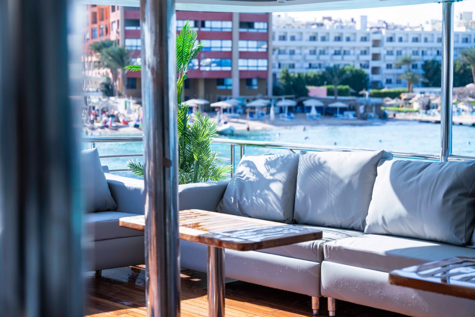 18-cabin Red Sea dive yacht — sun deck