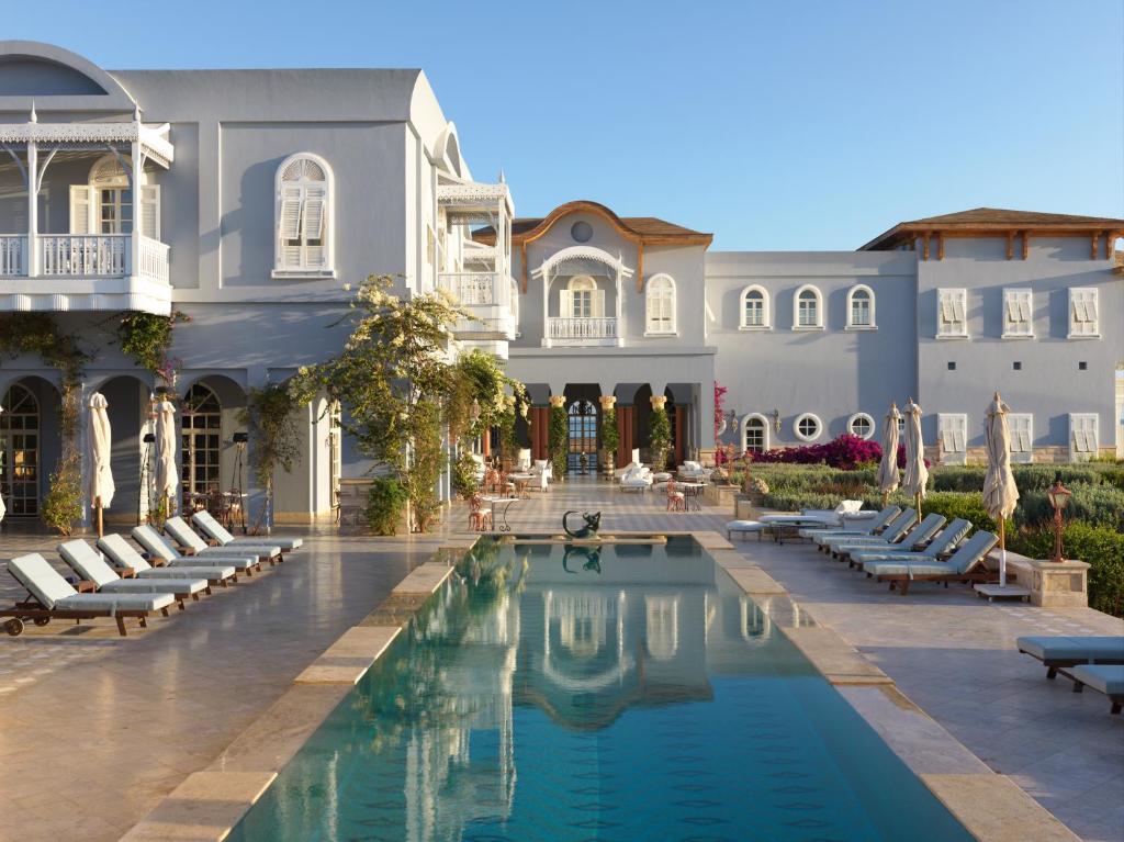 Pool and courtyard at La Maison Bleue, El Gouna