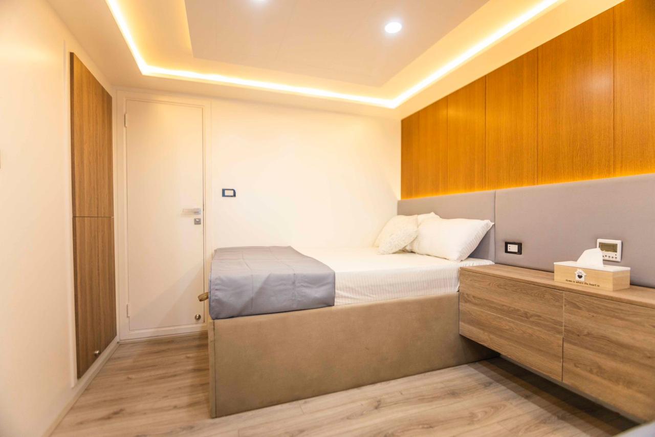 Twin cabin onboard the Red Sea charter vessel
