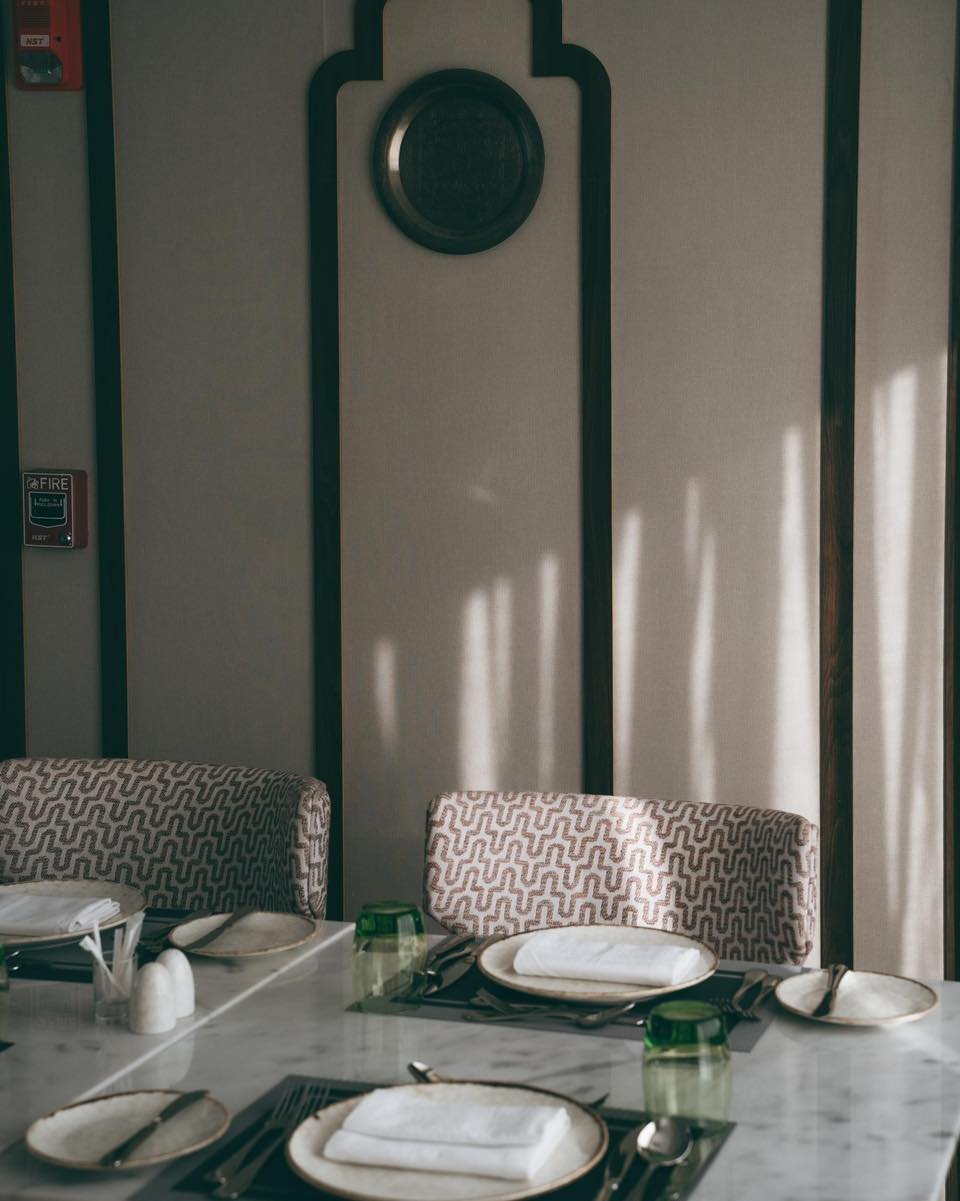Table setting in the Nawara restaurant